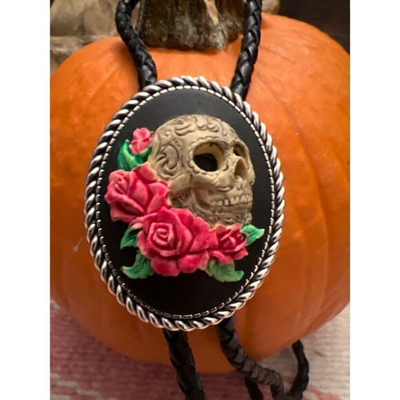 Rose Skeleton Steampunk Skull Cameo Pendant Lariat Bolo Tie Gothic Men’s Women - Picture 2 of 5
